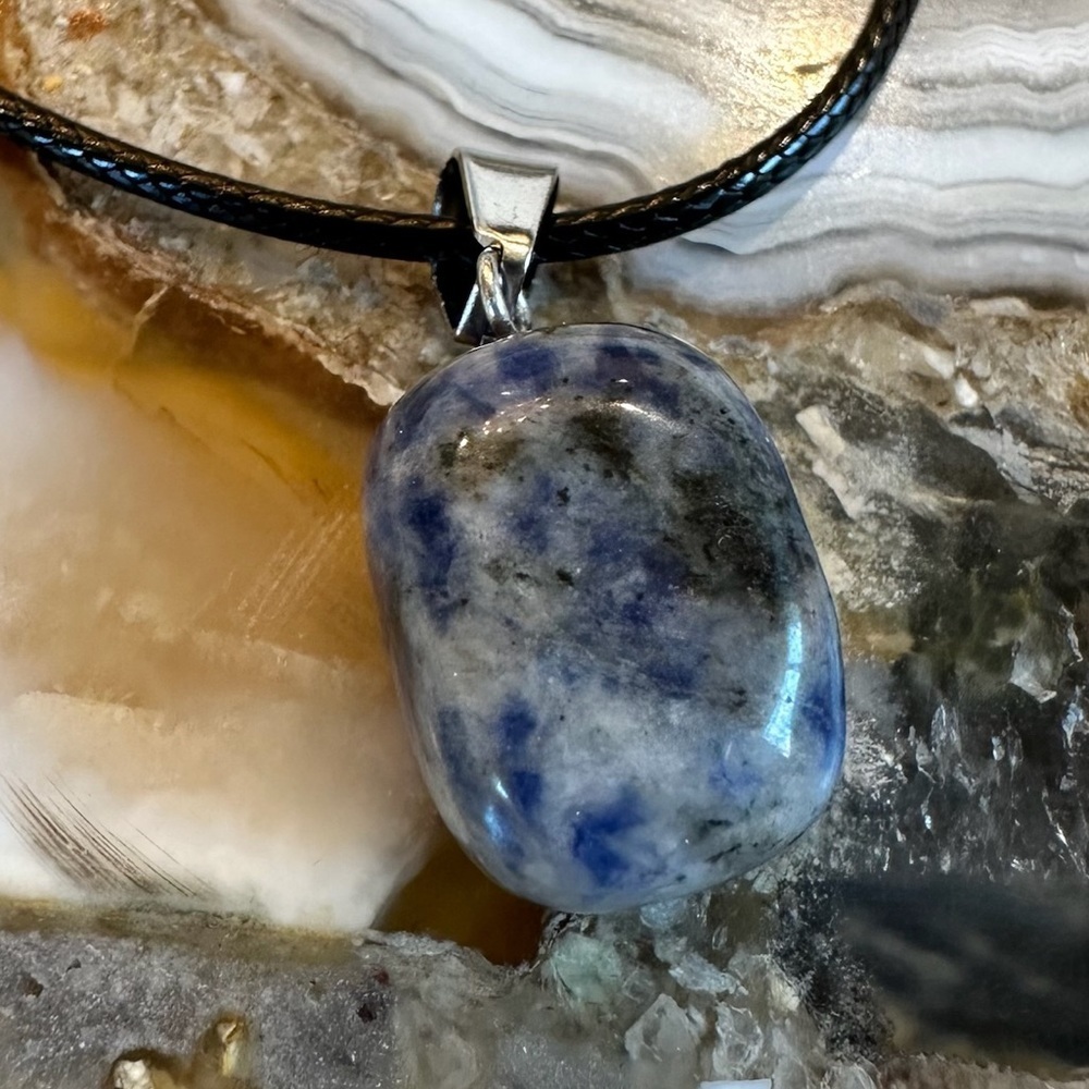 3079 Artisan Blue Stone Pendant Necklace